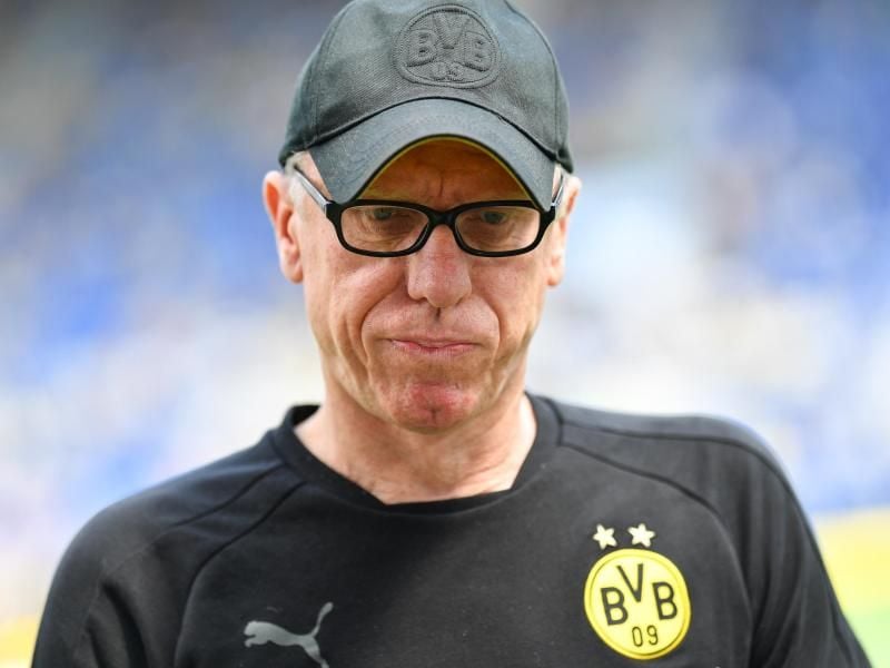 Borussia Dortmund und Trainer Peter Stöger gehen getrennte Wege. Foto: Uwe Anspach