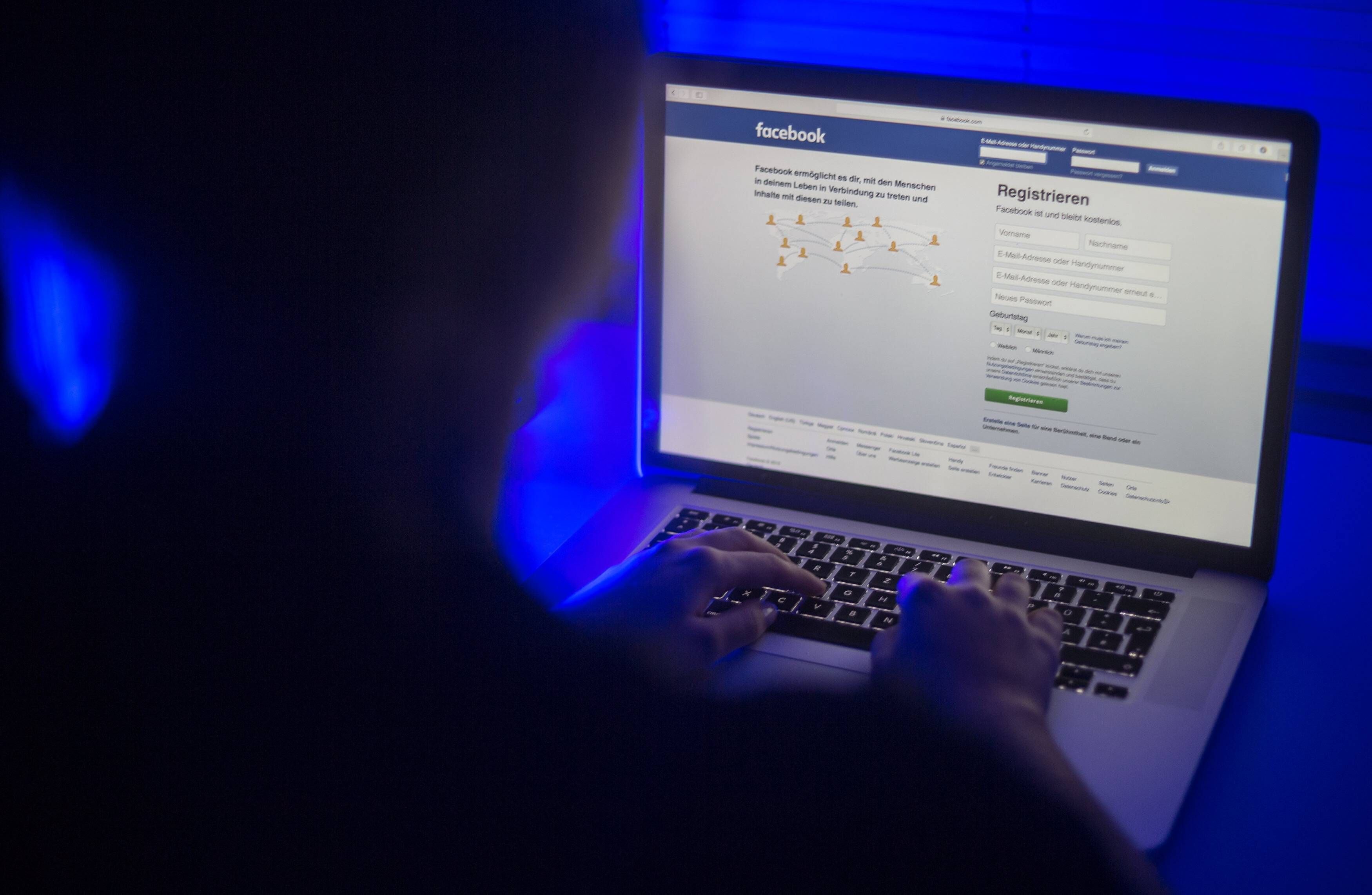 Menschen, die sich in ihrem Facebook-Status oft zu ihrer Beziehung äußern, sind in dieser eher unsicher, so die Forscher.