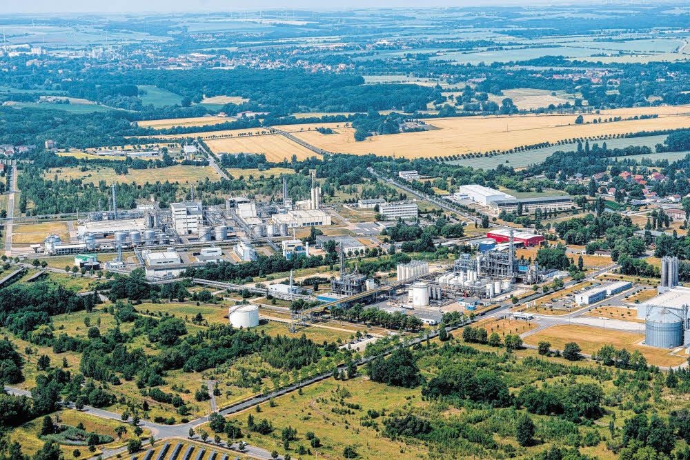 Dieses Luftbild vom Chemie- und Industriepark Zeitz ist als „1870“ gelistet und kann im MZ-Bildershop bestellt werden.