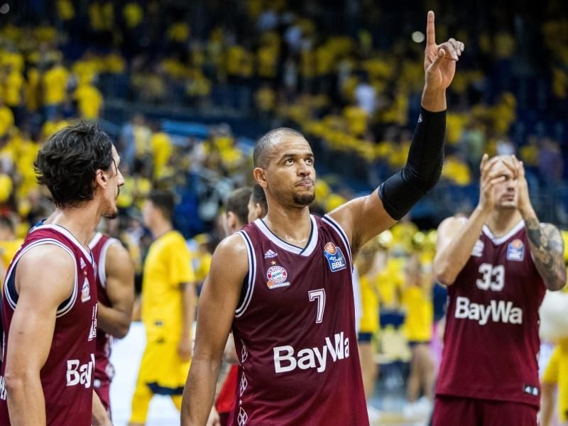 Ex-ALBA-Spieler Alex King (M) will an alter Wirkungsstätte den BBL-Titel mit Bayern klar machen. Foto: Jens Büttner