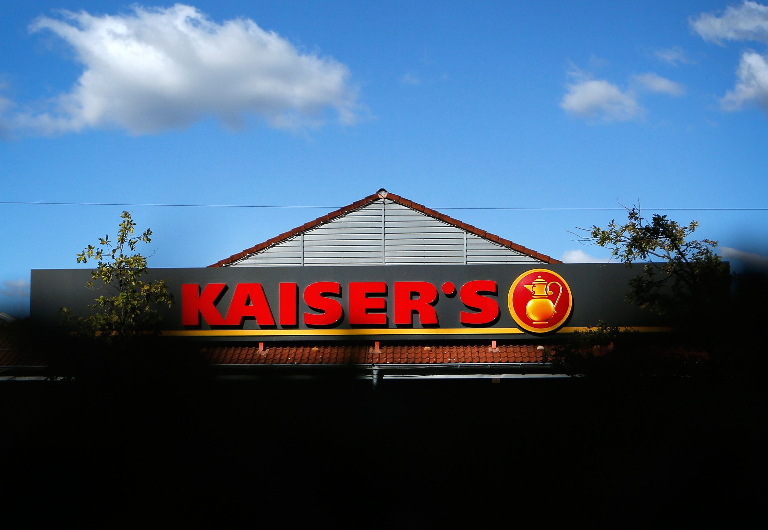 Ein Hinweisschild auf einen Kaisers's Tengelmann Markt ist in Viersen (Nordrhein-Westfalen) zu sehen.