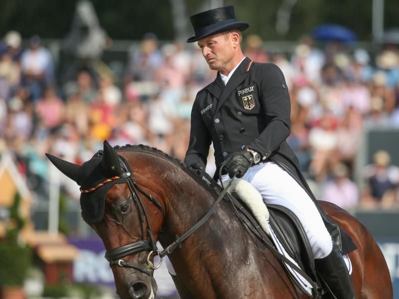 Michael Jung auf Chipmunk bei der Dressurprüfung. Foto: Friso Gentsch