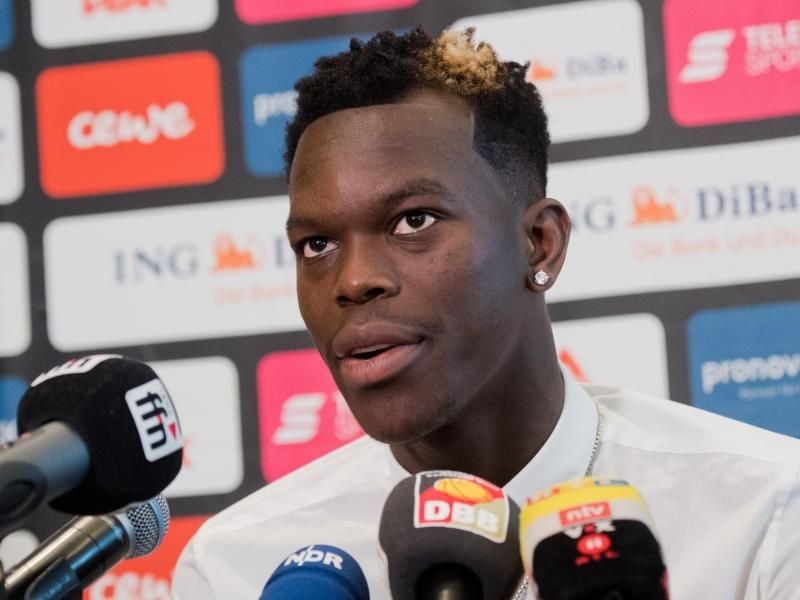 Kann sich einen Clubwechsel vorstellen: Dennis Schröder. Foto: Julian Stratenschulte