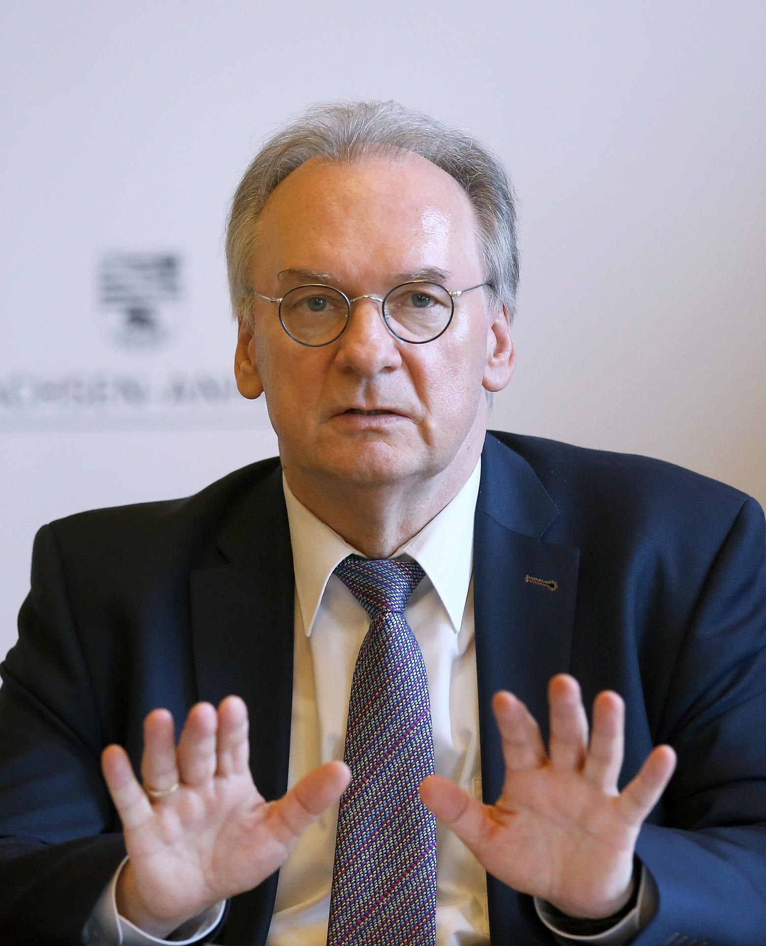 Sachsen-Anhalts Ministerpräsident Reiner Haseloff (CDU) während einer Pressekonferenz.