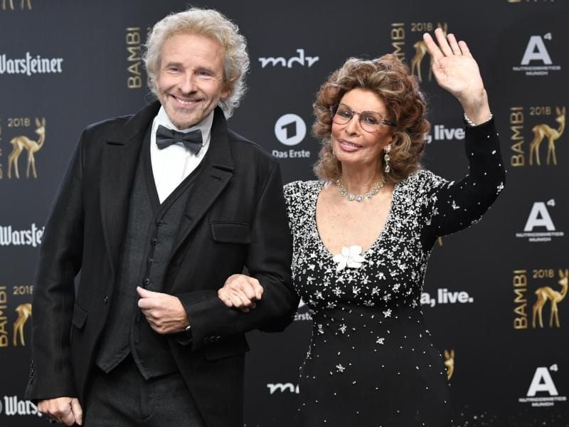 Thomas Gottschalk und Sophia Loren vor dem Stage Theater in Berlin. Foto: Jens Kalaene