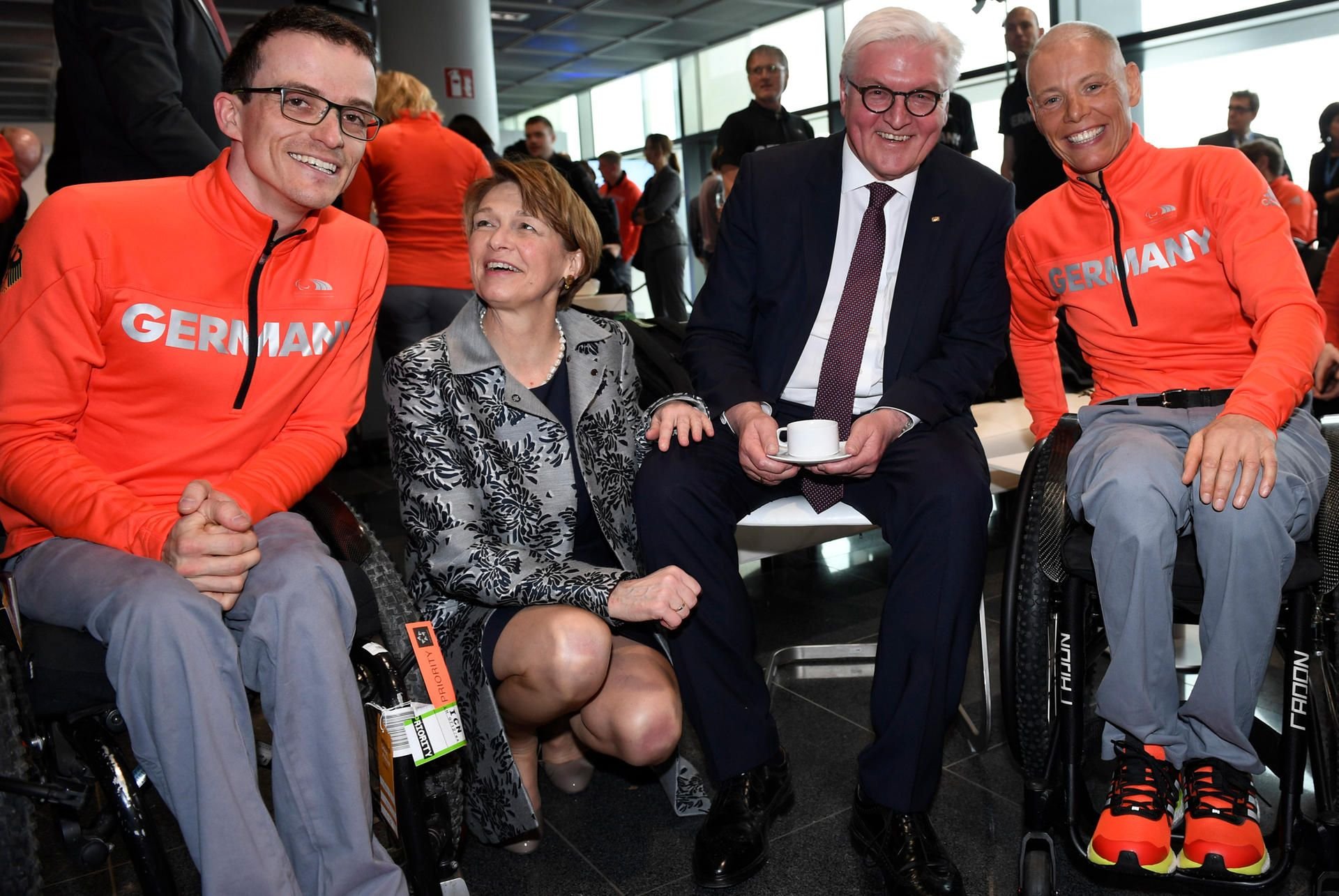 Am Sonntag verabschiedete Bundespräsident Frank-Walter Steinmeier (links) Andrea Eskau.