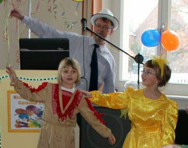 Im ehemaligen Gutshaus wird gefeiert.