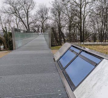 Kaputte Spiegel am Bunkerberg