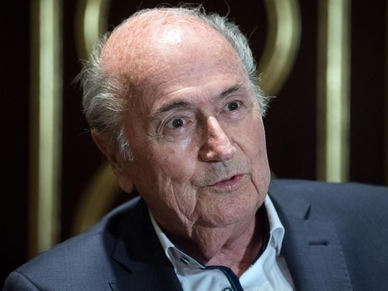 Kritisiert die fehlende Unabhängigkeit der Ethikkommission: Der ehemalige FIFA-Präsident Joseph Blatter. Foto: Federico Gambarini/dpa