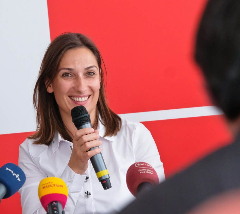 Ariane Matiakh stellte sich am Montag in Halle vor.