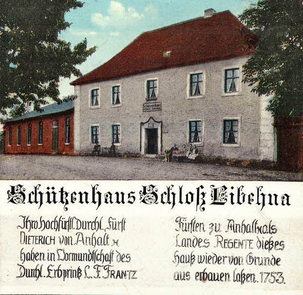 Auf historischen Postkarten ist die Inschrift der Steinplatte festgehalten, die nun wiederentdeckt wurde.