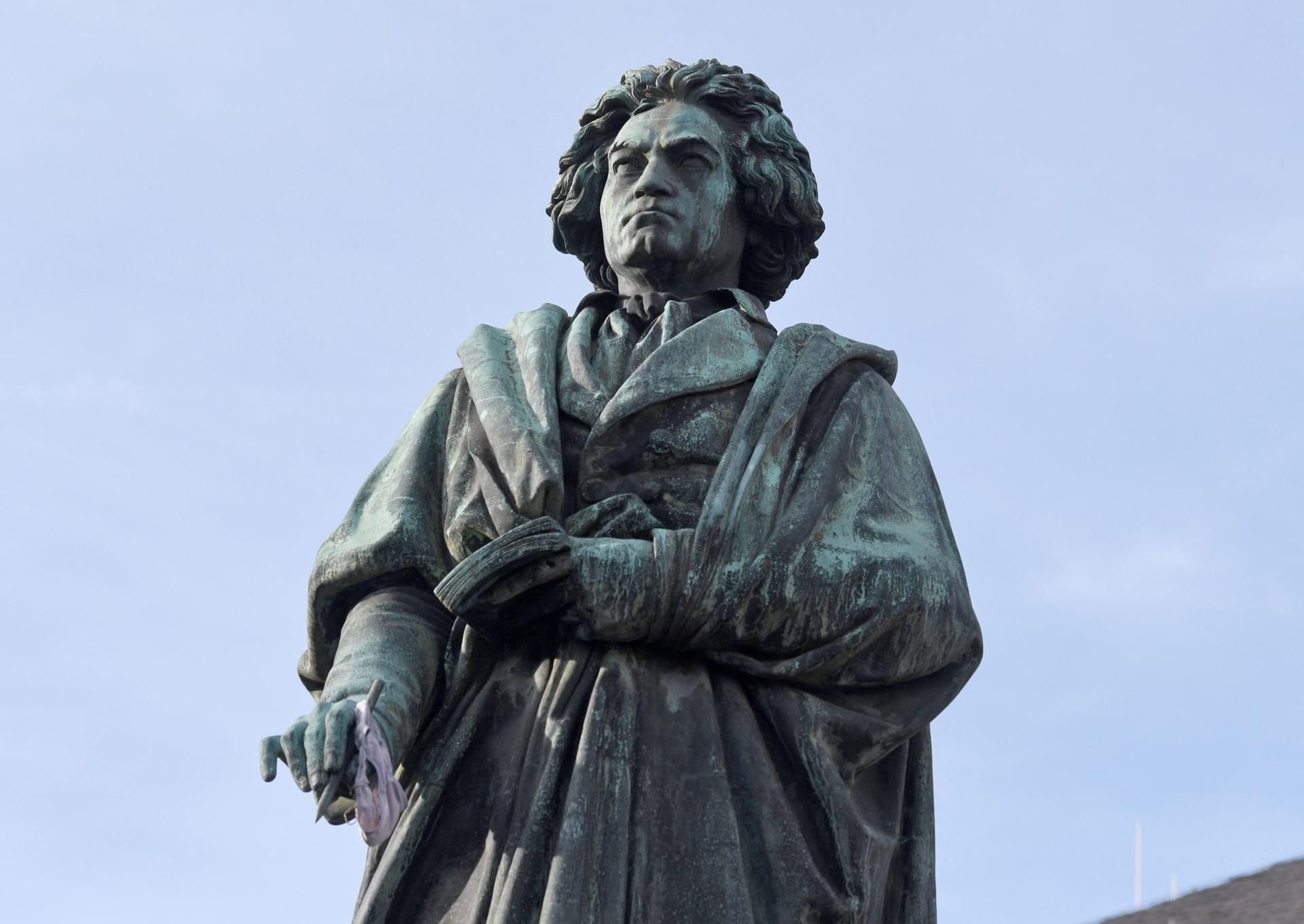 Die Weltneuheit soll im Beethoven-Jahr 2020 vom Beethoven-Orchester in Bonn uraufgeführt werden.
