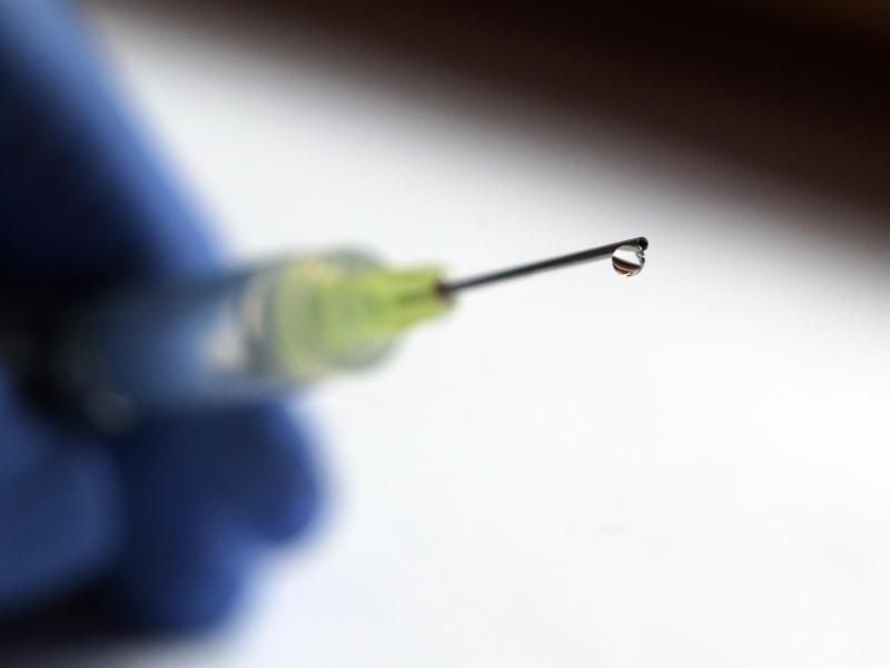 In der Regel übernehmen Krankenkassen die Kosten für den Dreifachimpfstoff. Für die Übernahme des teureren Präparats muss eine Begründung des Arztes vorliegen. Foto: Karl-Josef Hildenbrand/dpa