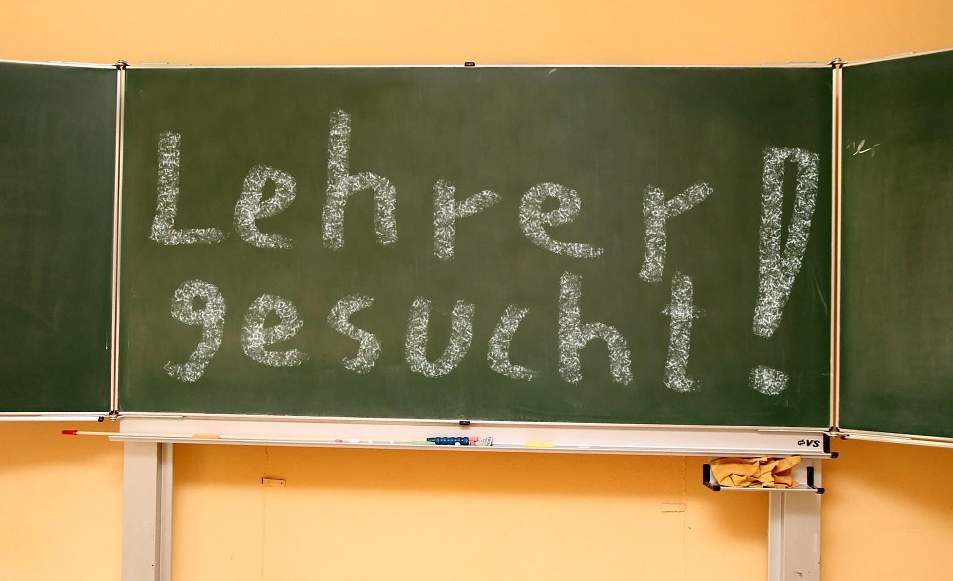 Noch immer fehlen Lehrer an den Schulen im Kreis.