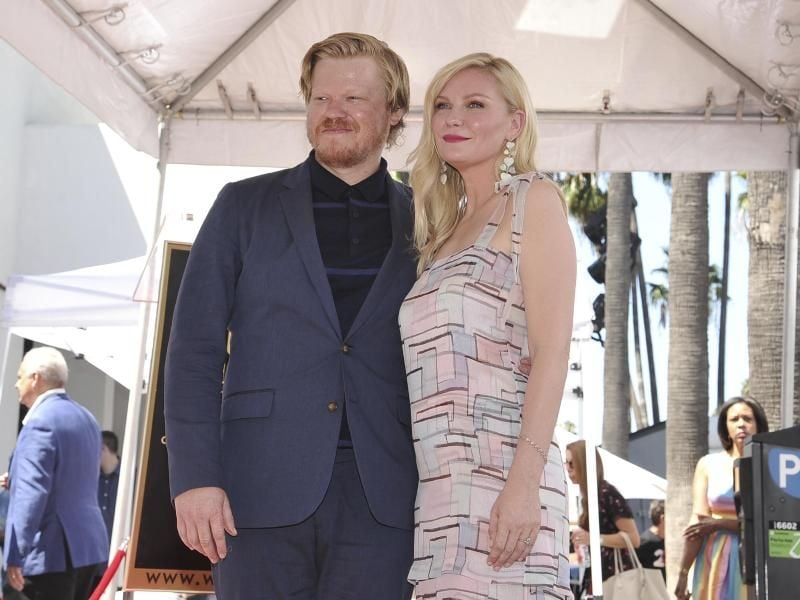 Kirsten Dunst brachte ihren Verlobten Jesse Plemons mit zur Feier. Foto: Richard Shotwell/Invision/AP