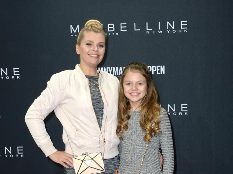 Schauspielerin Ann-Sophie Briest (hier mit Tochter Faye Montana) hatte in den 90er Jahren mit Fernsehproduktionen wie „Natalie - Endstation Babystrich” Erfolg. Foto: Britta Pedersen