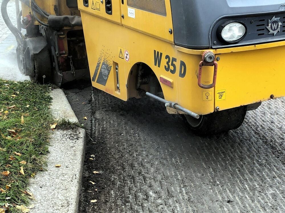 Auch kleinste Flächen werden abgefräst.