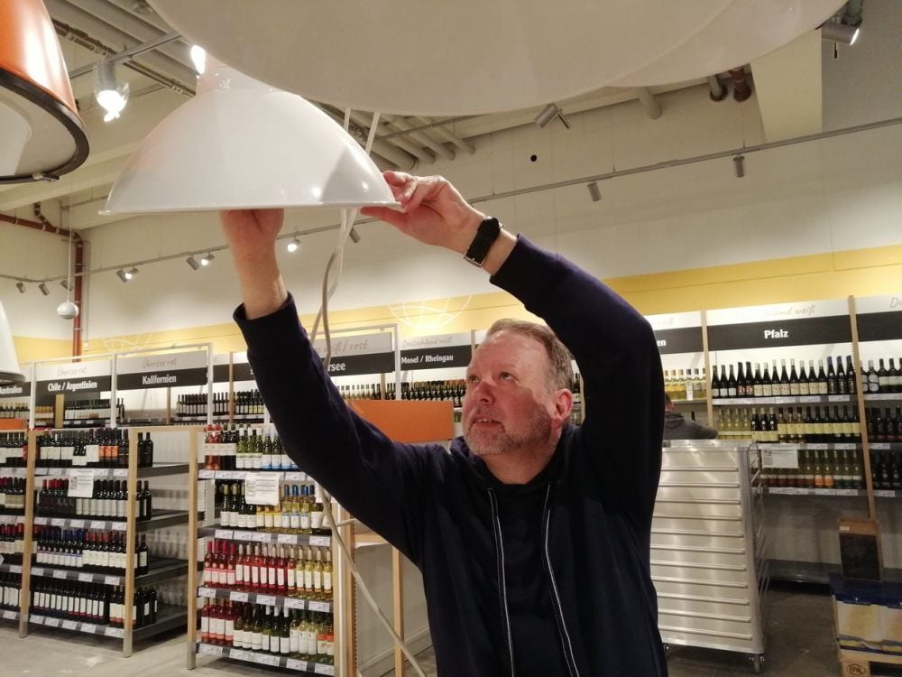 In der Weinabteilung gibt es fast 900 Sorten zur Auswahl.