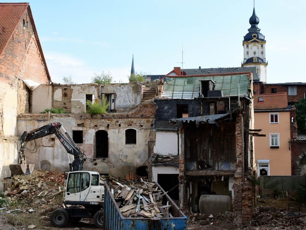 Eine Häuserruine in der Große Kalandstraße in Weißenfels. Die Stadt nimmt das Problem der Schrottimmobilien in den Angriff.