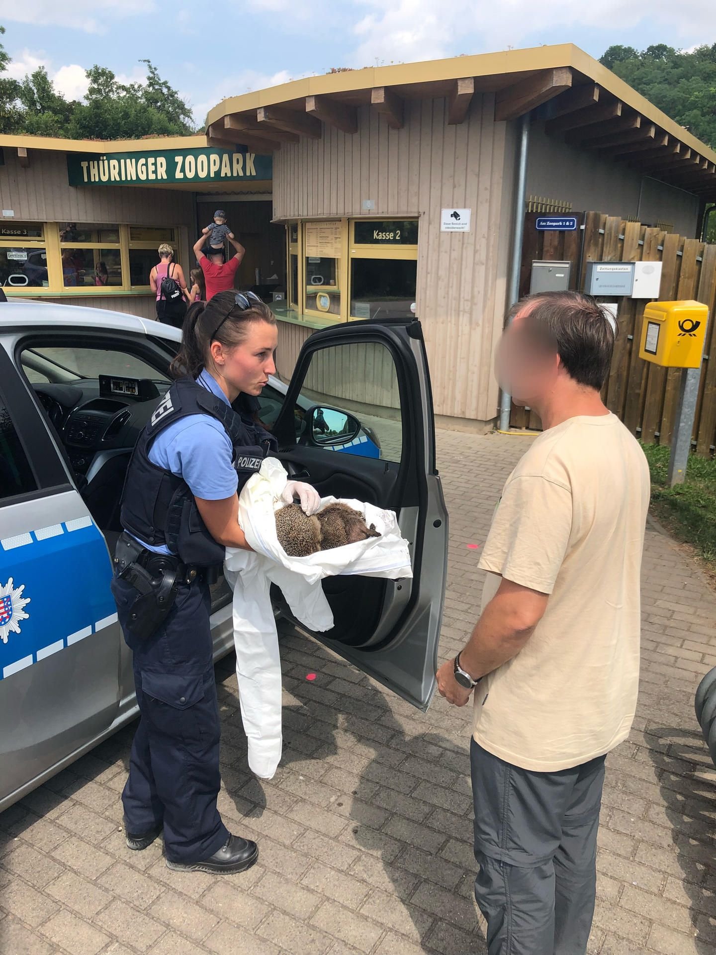 Übergabe der Tiere an den Thüringer Zoopark