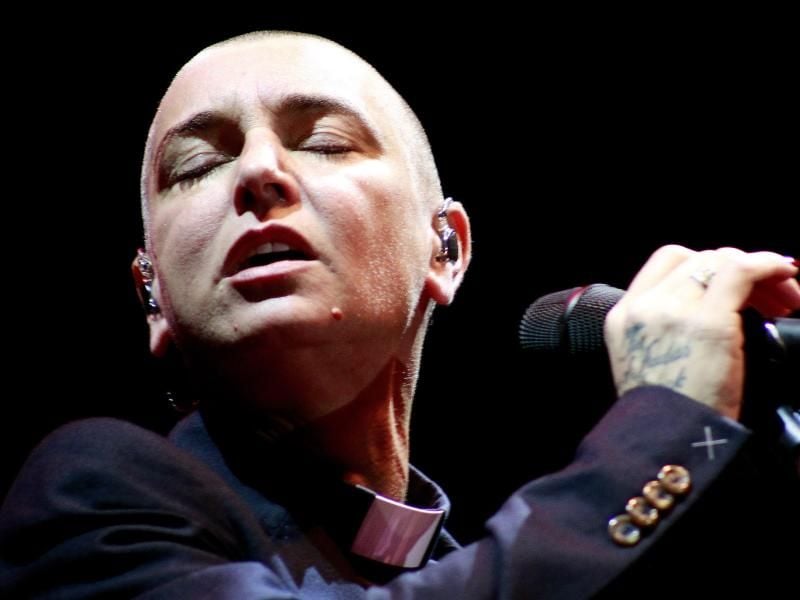 Die irische Popsängerin Sinéad O'Connor bei einem Auftritt in Santiago de Chile 2015. Foto: Sebastian Silva