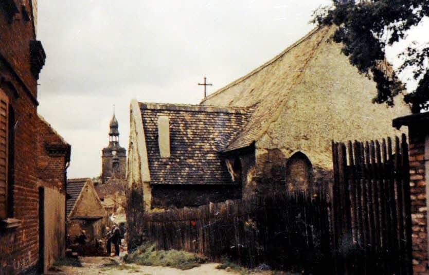 Das gesuchte Rätselmotiv aus der vergangenen Woche: Die Hettstedter Gangolfkirche vor der Sanierung