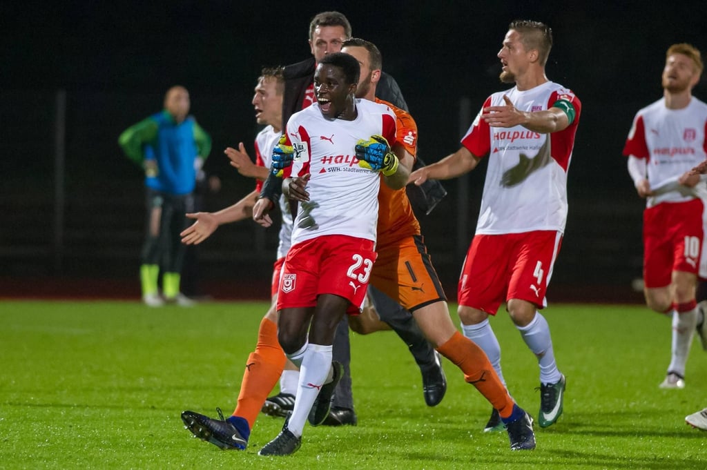 Kaum zu halten: Braydon Manu nach seinem Siegtor in Bremen.