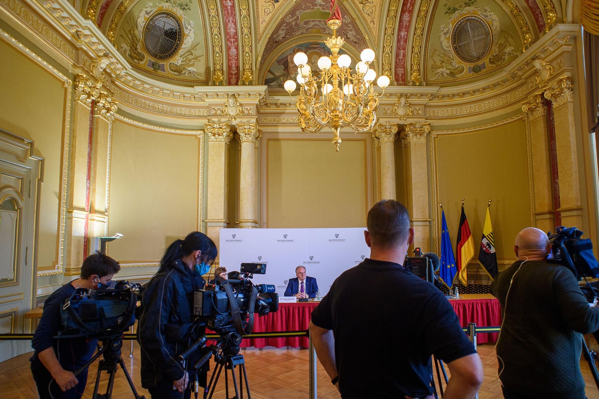 Reiner Haseloff (CDU, M.) gibt nach der Kabinettssitzung eine Pressekonferenz.