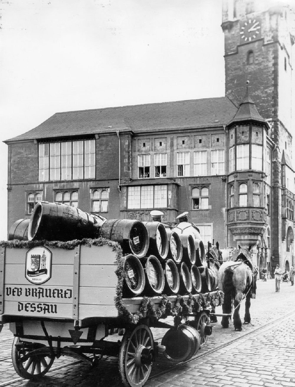 Mit Pferd und Wagen wurde einst Bier ausgeliefert. Die Geschichte lebte bei einem Umzug 1970 auf.