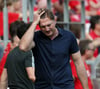 RB-Trainer Ralph Hasenhüttl fasst sich nach der bitteren Pleite in Mainz an den Kopf.