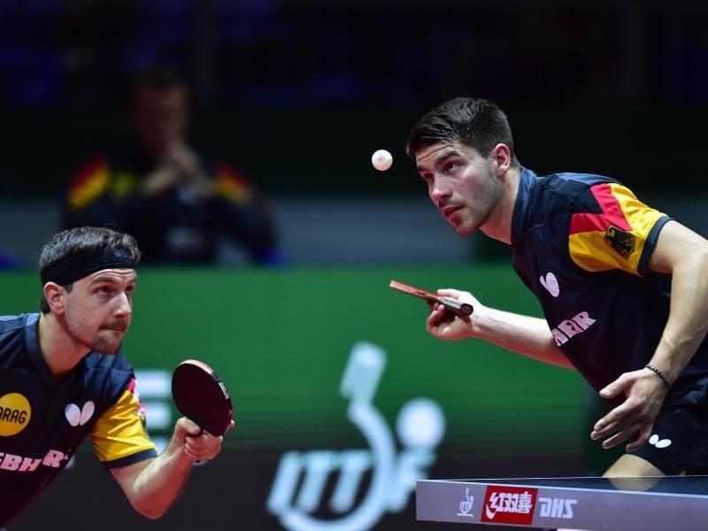 Erfolgreich in Budapest: Timo Boll (l) und Patrick Franziska. Foto: Lu Yang/XinHua