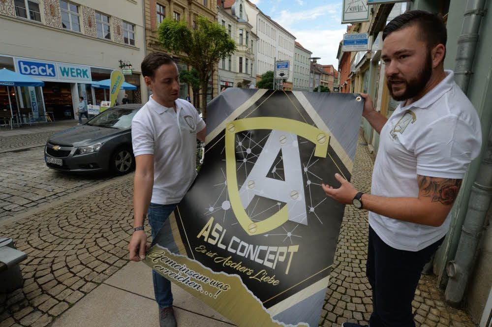 Christian Henze (r.) und David Hartmann wollen sich für den Einzelhandel engagieren.
