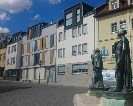 „Mut zur Lücke“ am Knappenbrunnen.