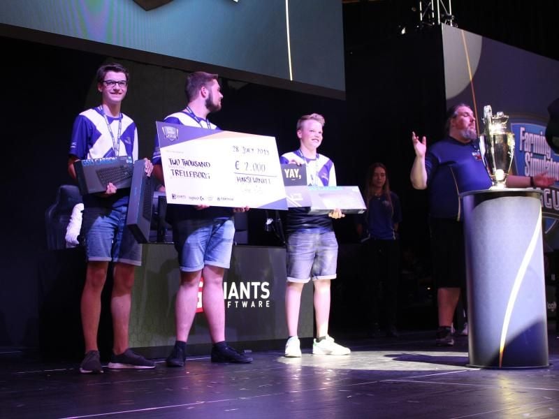 Die Sieger des ersten Stopps der Farming Simulator League. Foto: GIANTS Software