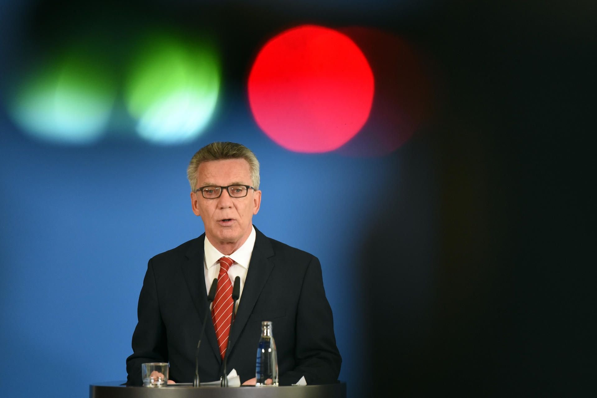 Bundesinnenminister Thomas de Maiziere (CDU) bei einer Pressekonferenz zum Verbot der linksextremistischen Internetplattform «linksunten.indymdedia».