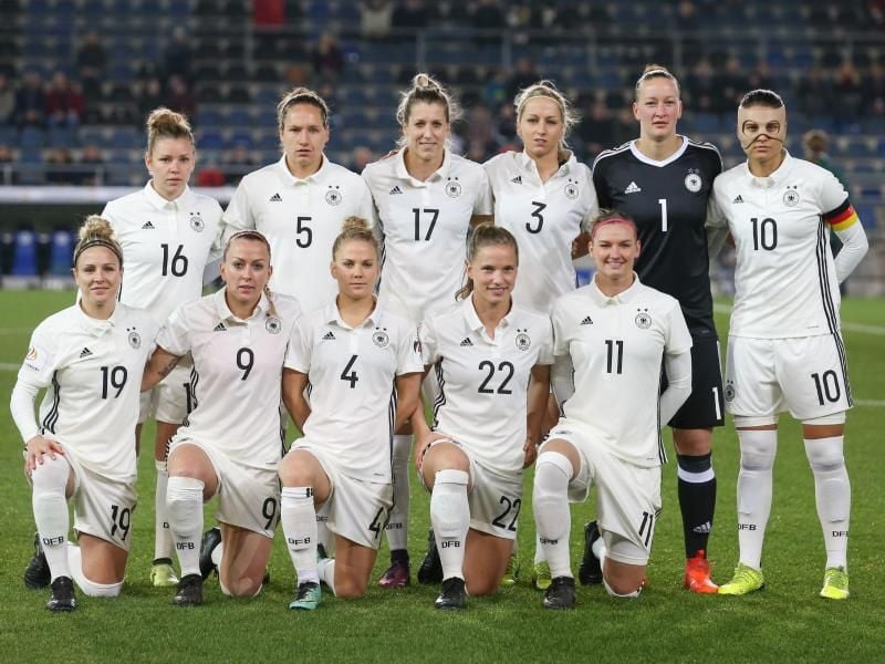 Die deutschen Fußball-Frauen sind in der Weltrangliste auf Platz zwei. Foto: Friso Gentsch