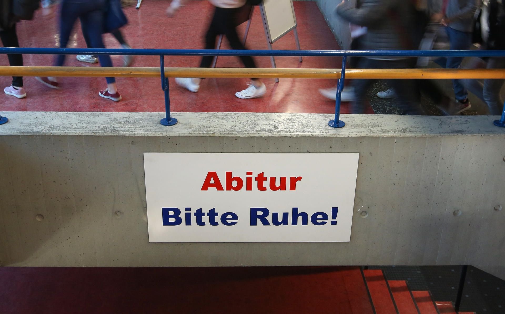 Die Zahl der Schüler, die das Abitur mit einer Eins vor dem Komma abschließen, steigt.