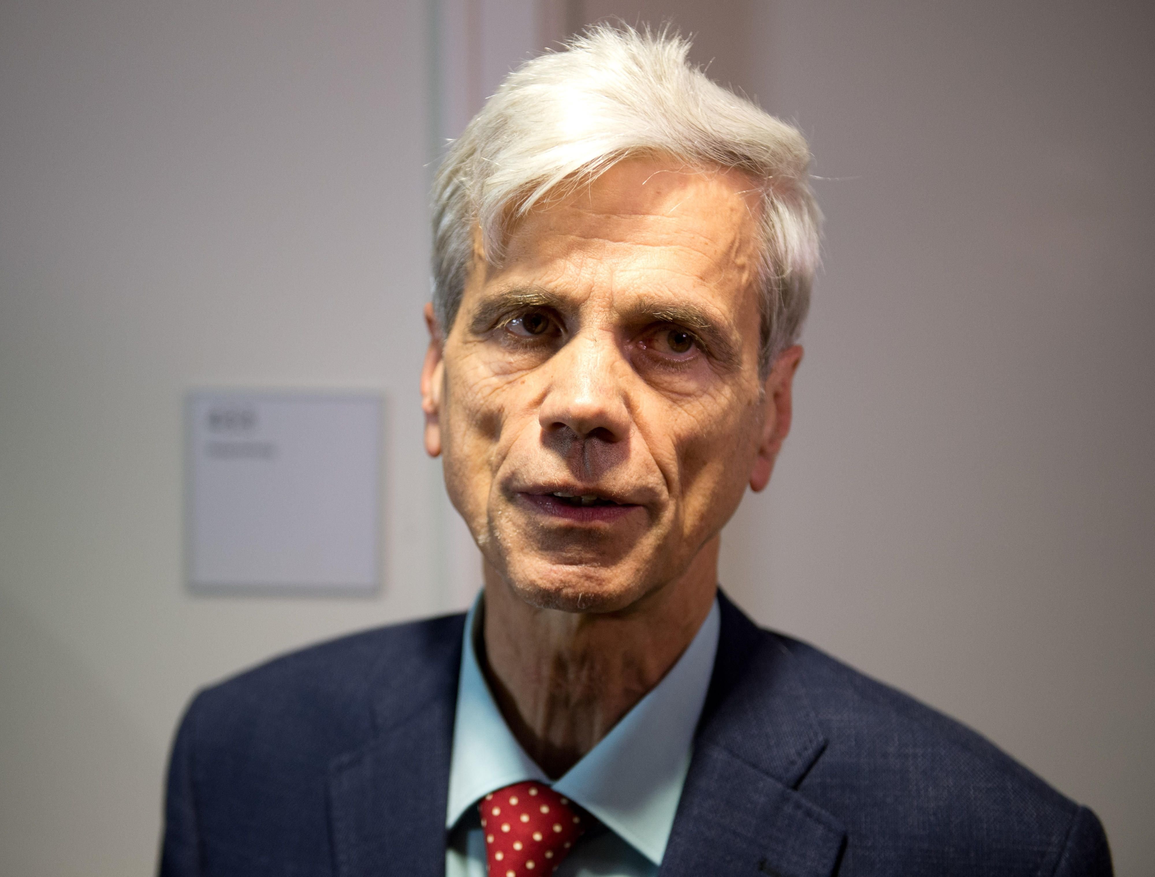AfD-Landtagsabgeordneter Wolfgang Gedeon wird die Fraktion nun doch verlassen, um eine Spaltung zu verhindern.