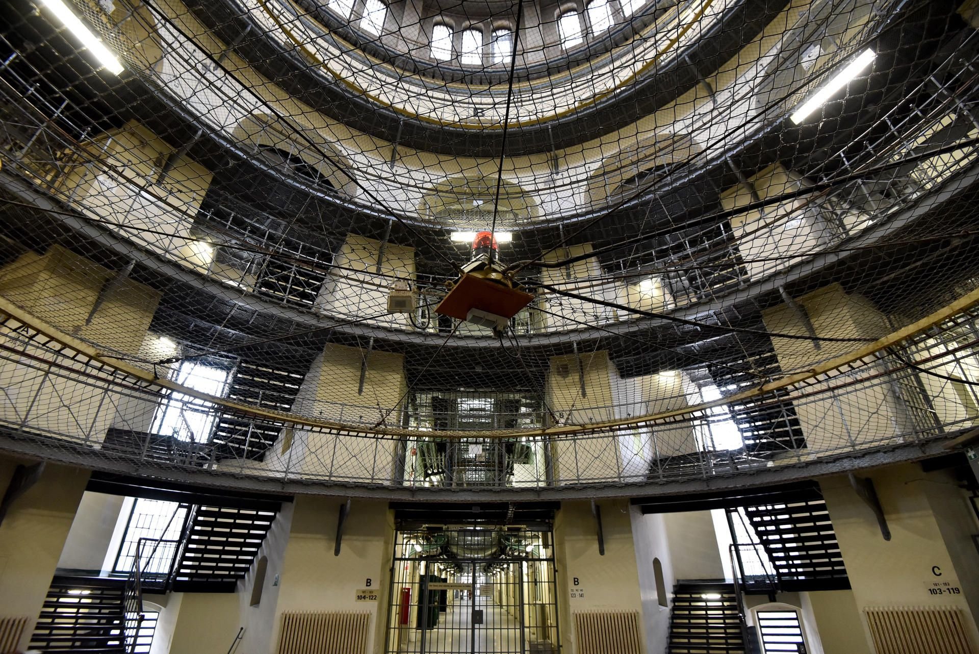 Die JVA Moabit. In mehreren Bundesländern werden die Plätze in Gefängnissen knapp.