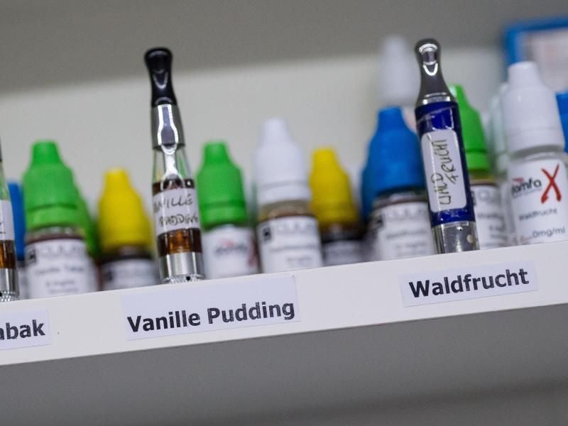 Die Liquids für E-Zigaretten sind in vielen verschiedenen Geschmacksrichtungen erhältlich. Foto: Sven Hoppe