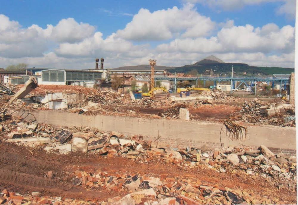 Die Aufbauten des Mafa-Gebäudes wurden aber abgerissen, wie das Foto von 2006 zeigt.