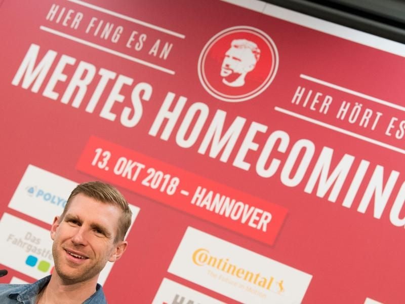 Zahlreiche prominente Fußballer werden zu Mertesackers' Abschied erwartet. Foto: Julian Stratenschulte
