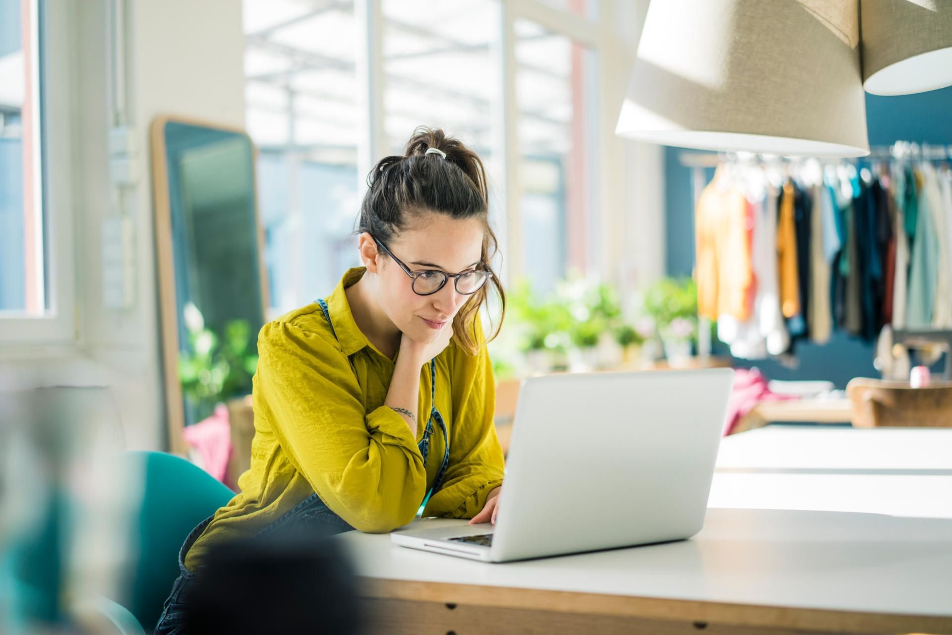 Bewerber bewegen sich hauptsächlich auf Jobportalen im Netz. Eine neue Studie zeigt jetzt, bei welchen Unternehmen Jobsuchende besonders oft Stellenanzeigen aufrufen.