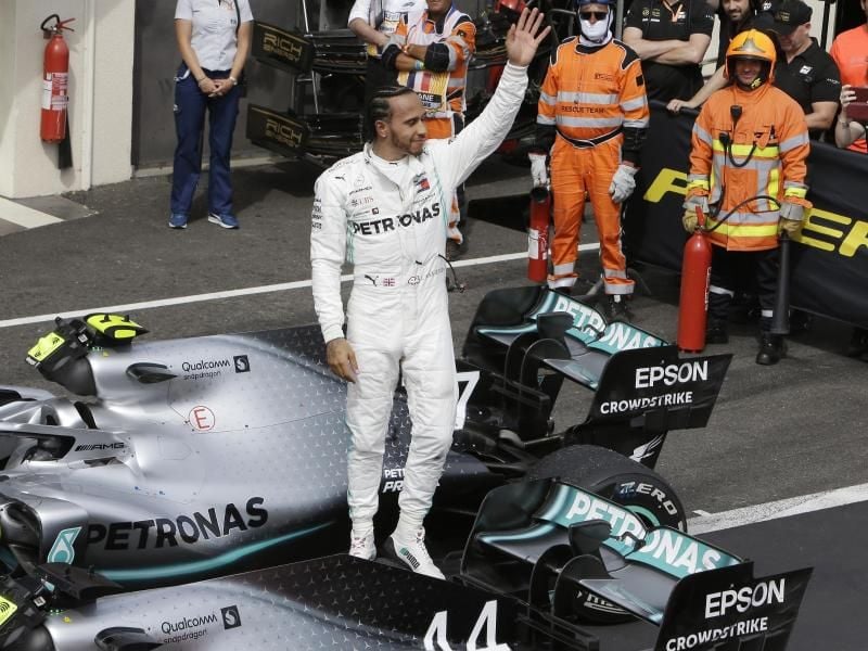Findet kritische Worte: Formel-1-Weltmeister Lewis Hamilton. Foto: Claude Paris/AP