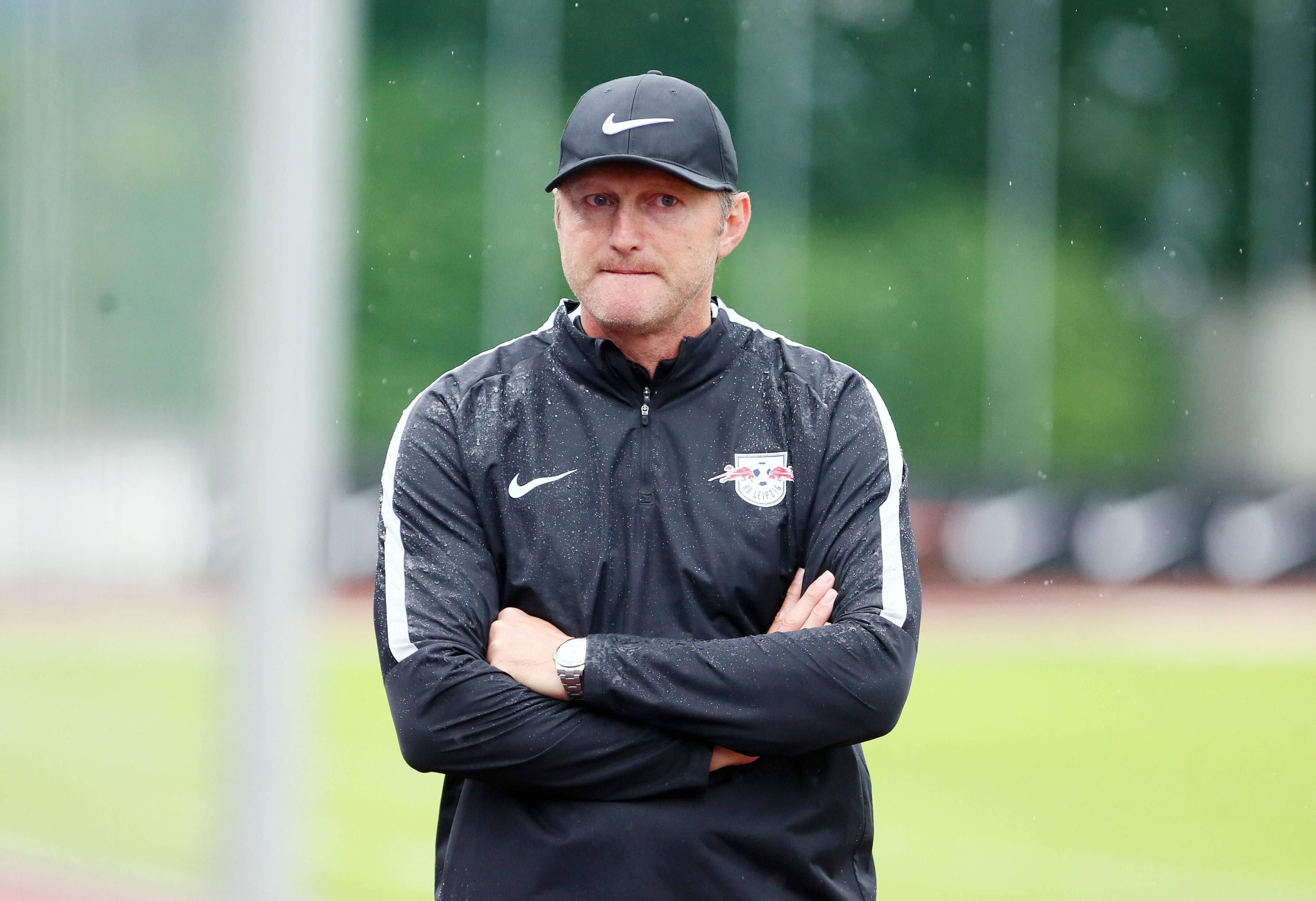 Ralph Hasenhüttl gibt bei RB Leipzig die Richtung vor. Und eine Einschätzung über den Stand seiner Mannschaft vor dem DFB-Pokal-Spiel gegen Dresden und den Bundesligaauftakt.