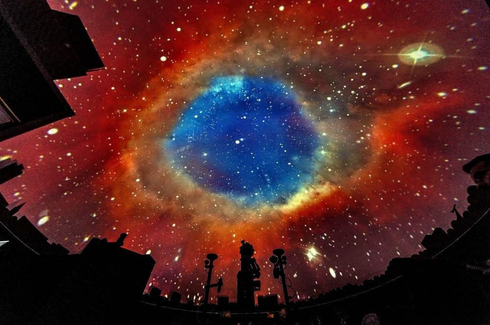 Seit Herbst kann das Planetarium Vorführungen mit der beeindruckenden Fulldome-Technik anbieten. Sehenswert!
