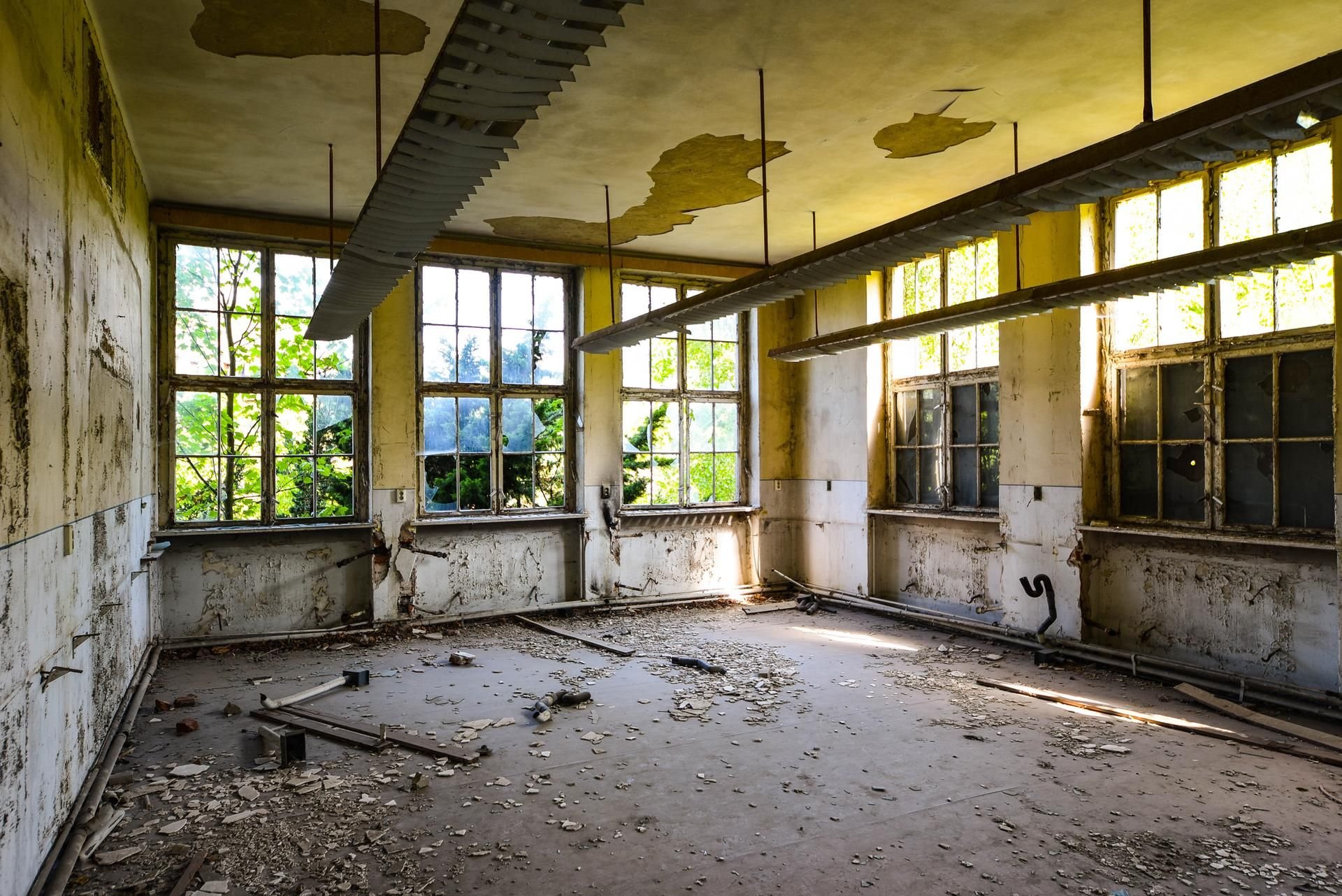 Die Zeit ist im völlig heruntergekommenen Kulturhaus Krumpa in praktisch allen Räumen stehen geblieben.