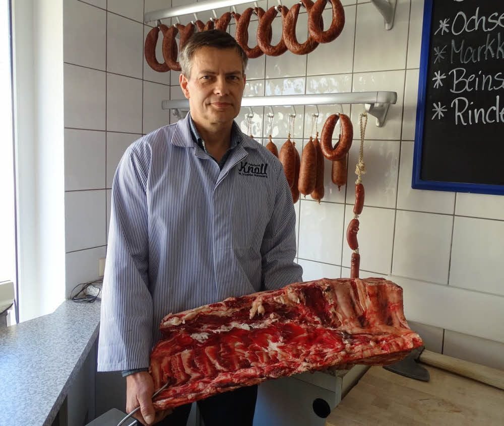 Fleischermeister Matthias Wartenberg führt jetzt die Zahnaer Traditionsfleischerei Knoll.