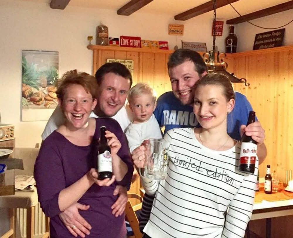 Einmal im Monat kochen die Familie Kolesch aus Bad Urach und die Familie Fritz aus Metzingen ein Drei-Gänge-Menü aus einem anderen Bundesland.