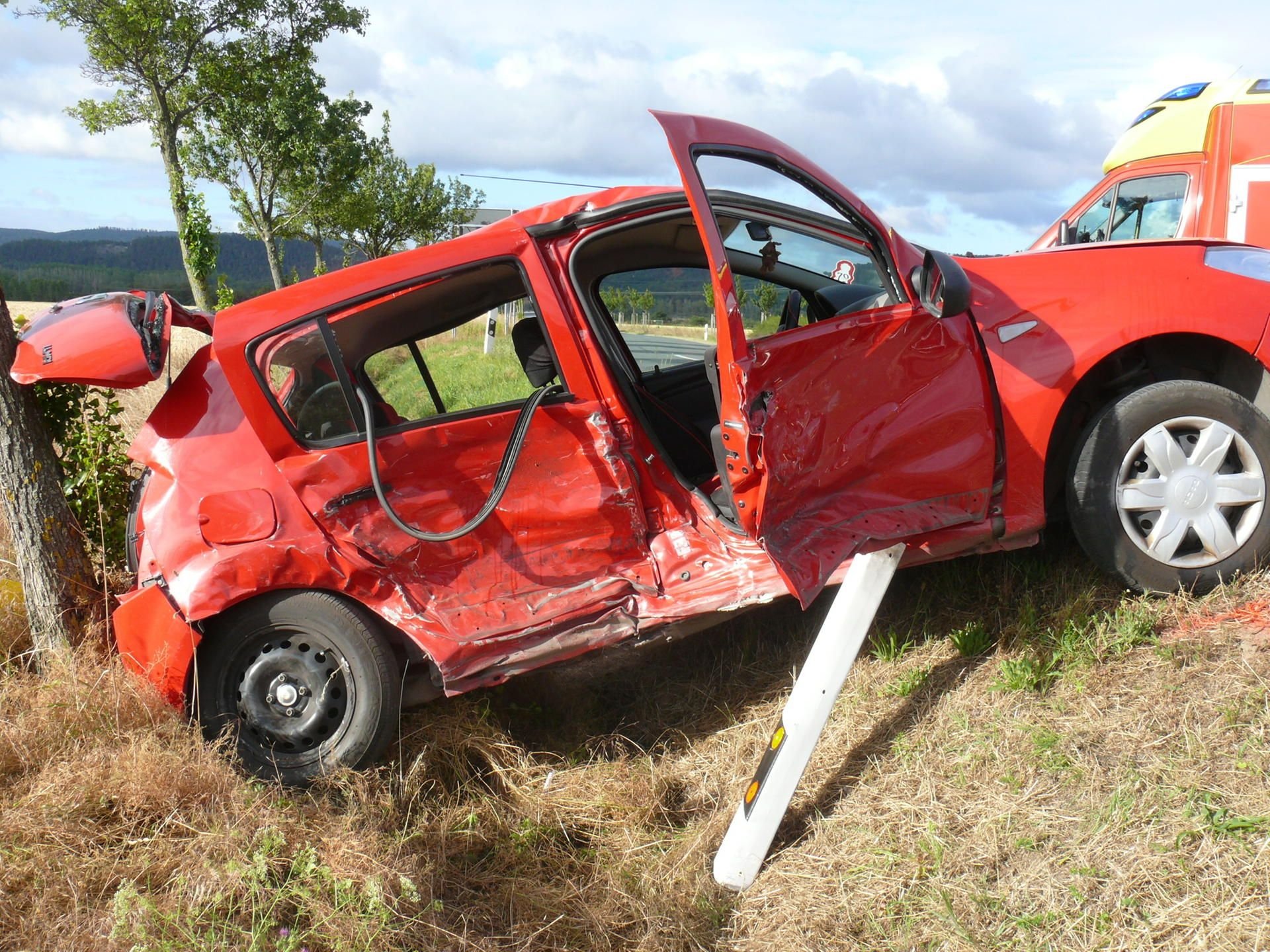 Der Dacia des 81-jährigen Schwerverletzten.